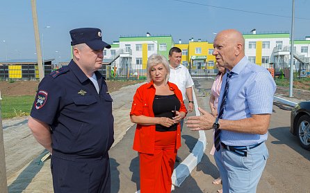 Геннадий Аверьянов: «К 1 сентября пешеходные переходы в местах скопления детей станут безопасными»